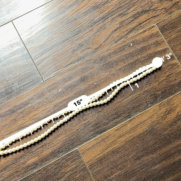 Elegant Cream Pearl Necklace - Picture 3 of 5